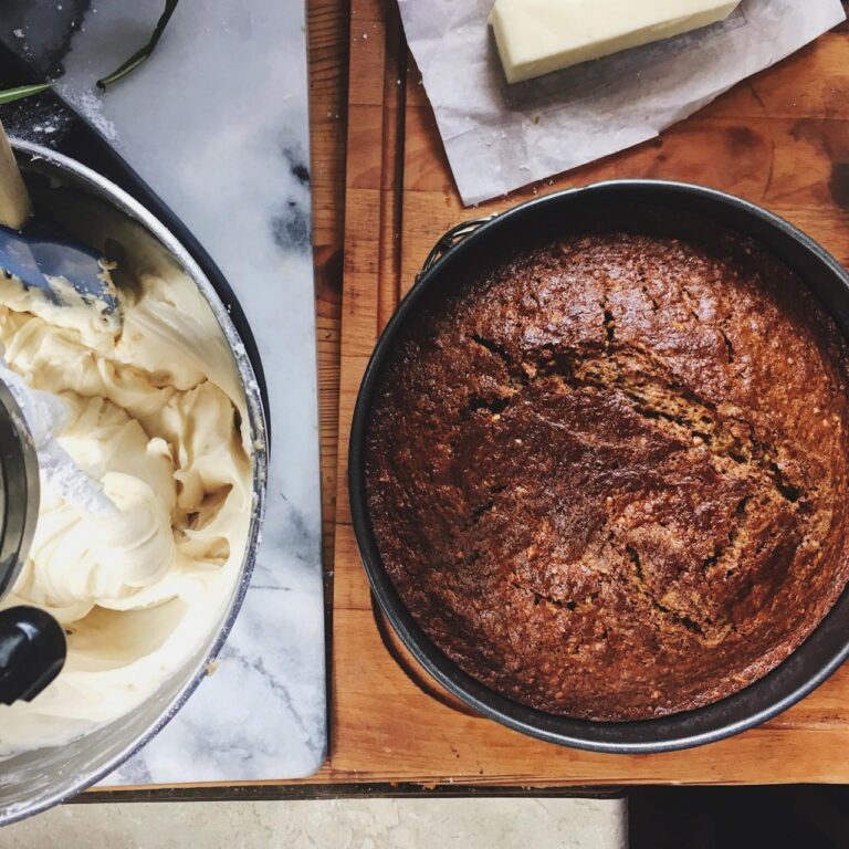 Why Cake Sinks in the Middle: Troubleshooting the Common Cake Baking Issue