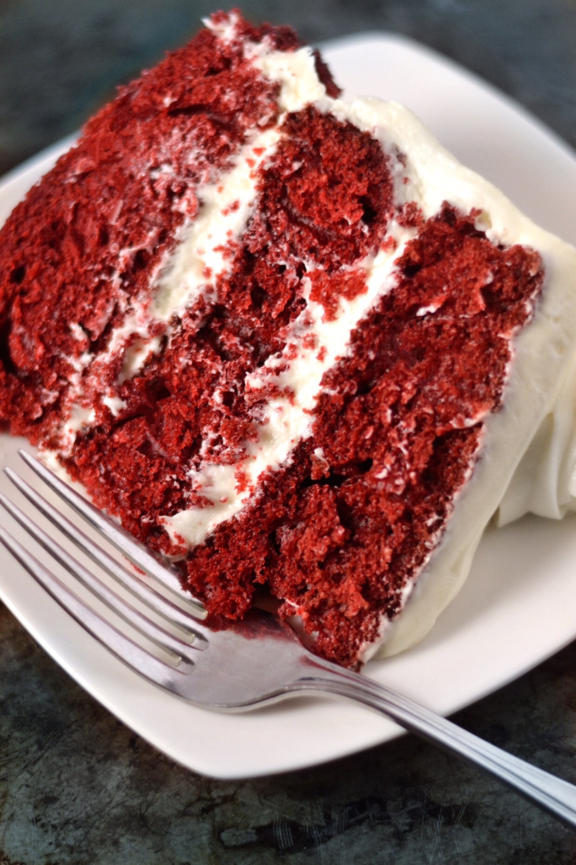 How to Make Red Velvet Cake: Crafting the Classic Red Velvet Delight