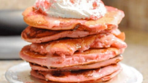 Can You Use Cake Mix to Make Pancakes: A Creative Twist on Pancake Making