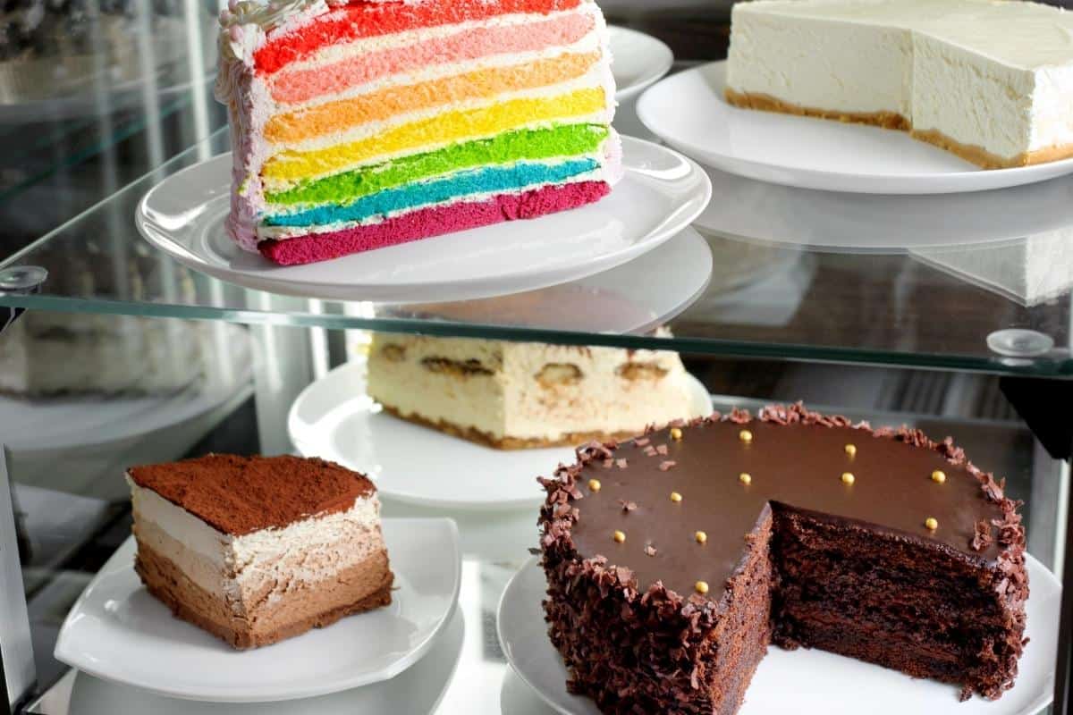 How Long Does Cake Last: Understanding the Shelf Life of Cake