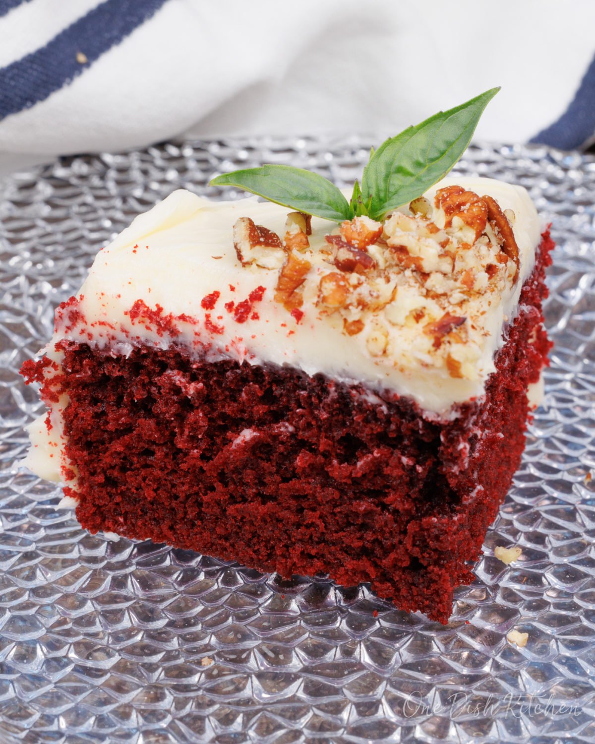 How to Make Red Velvet Cake: Crafting the Classic Red Velvet Delight