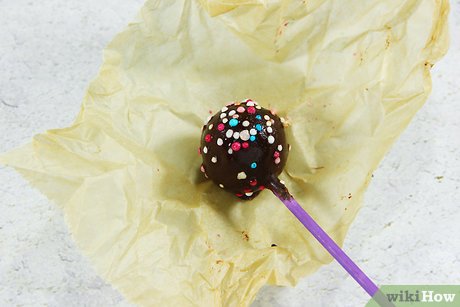 How Long Do Cake Pops Last: Maximizing the Shelf Life of Cake Pops