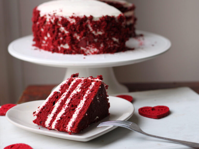 How to Make Red Velvet Cake: Crafting the Classic Red Velvet Delight